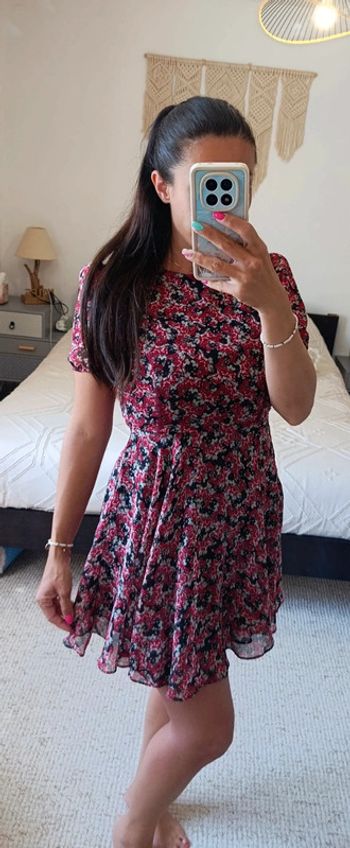 Robe d'été fleur noir et rouge Zara M fluide légère