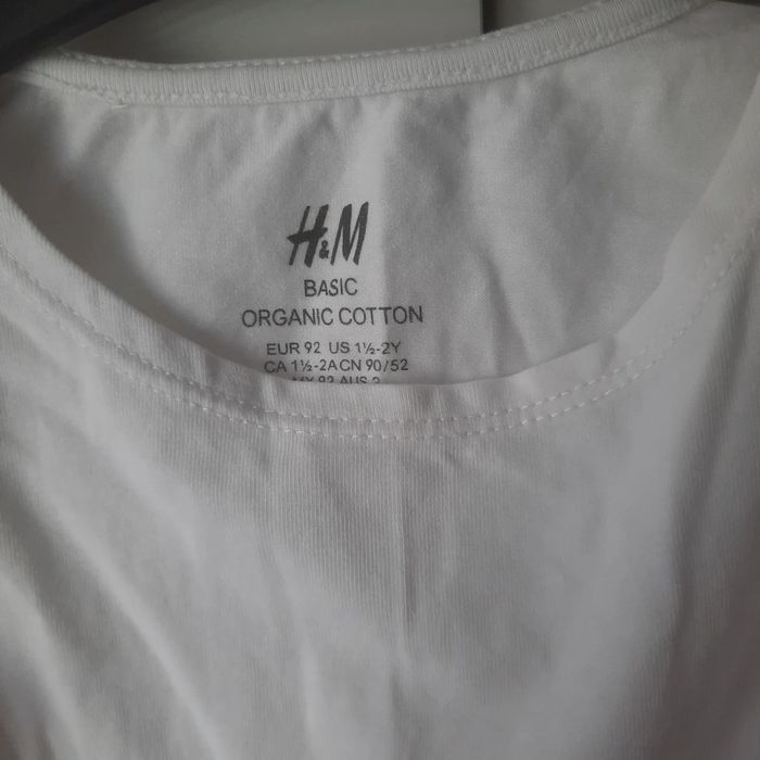 T-shirt H&M blanc fille 92cm neuf - photo numéro 2