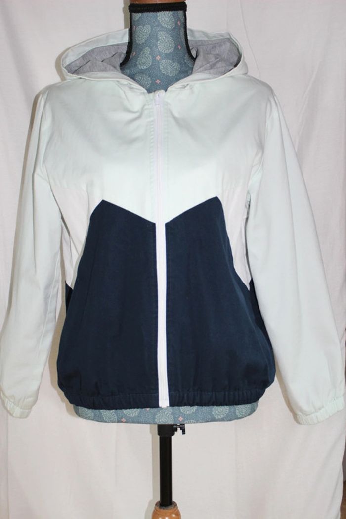 Magnifique blouson bleu Bizzbee
