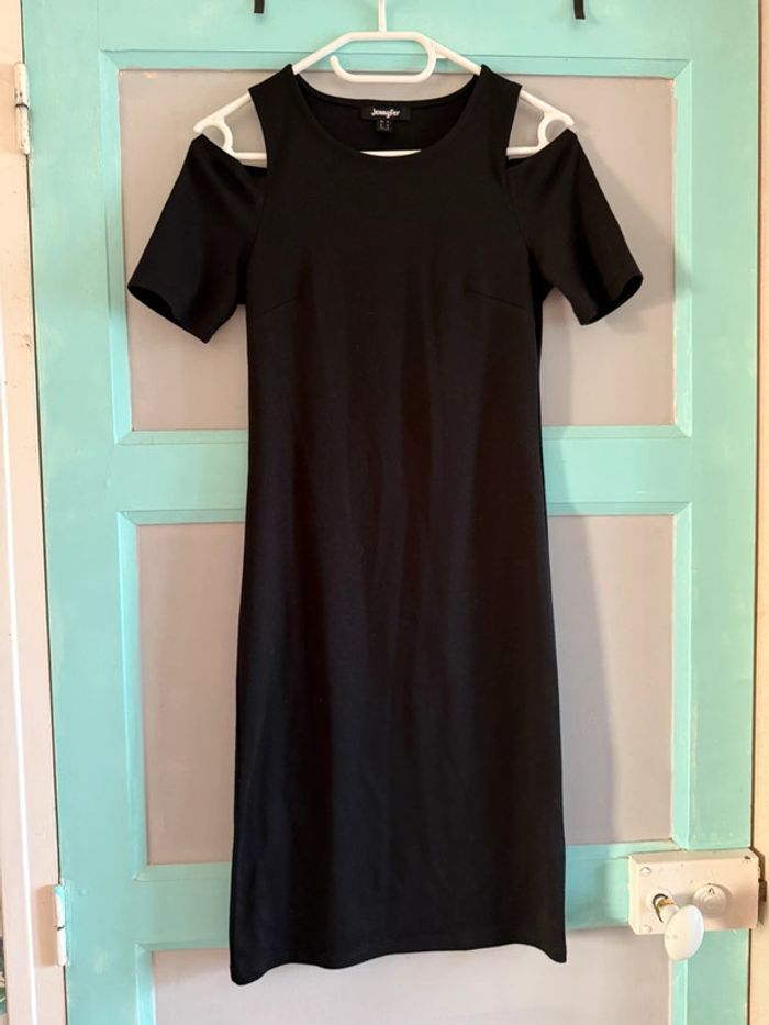 Robe moulante épaules dénudées