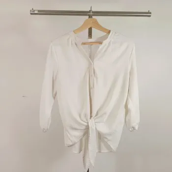 Blouse blanche à nouer - Détail plumetis au dos - Taille 38 A542