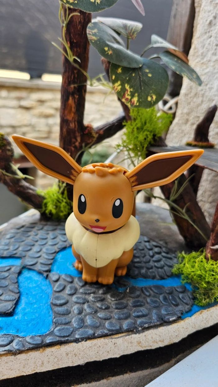 Super grande figurine Pokemon Nintendo Évoli interactif