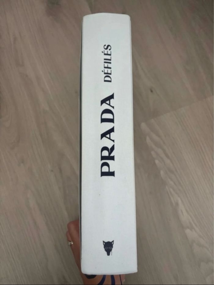 Livre Prada Défilés - photo numéro 3
