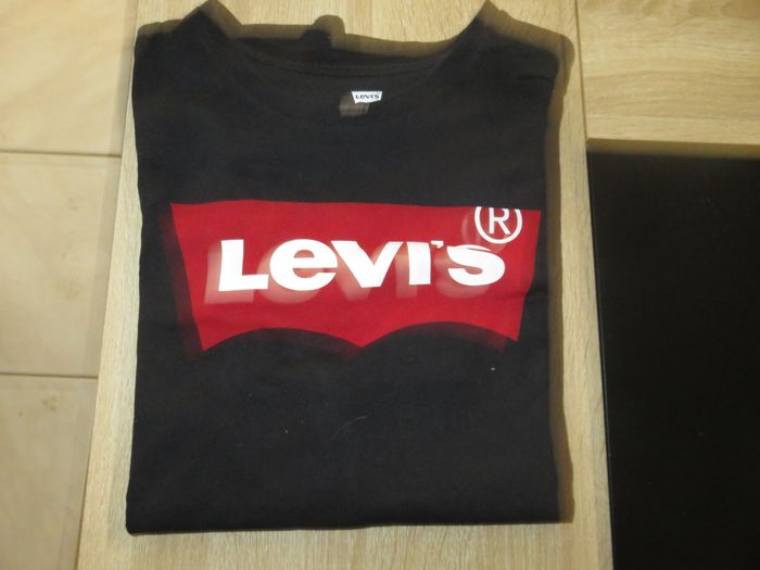 T-shirt levi's