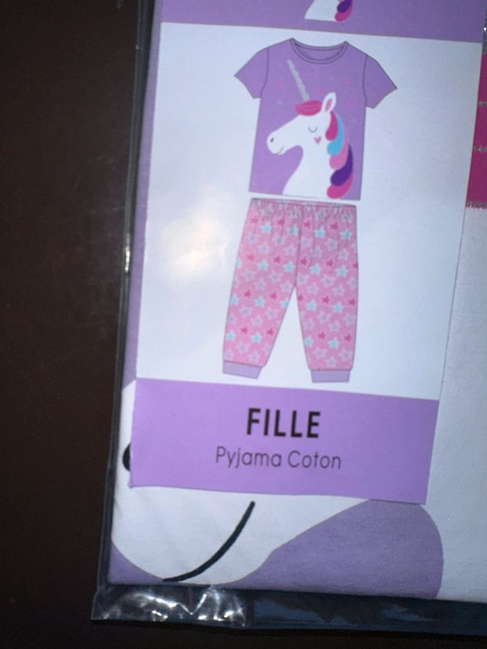 Pyjama licorne 11/12 ans - photo numéro 2