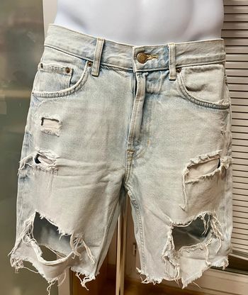 Short en jean destroy Bershka