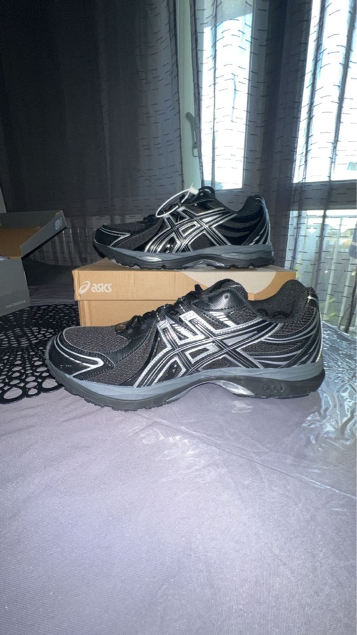 ASICS Gel-Sekiran neuves avec boîte – Taille 40 - photo numéro 4