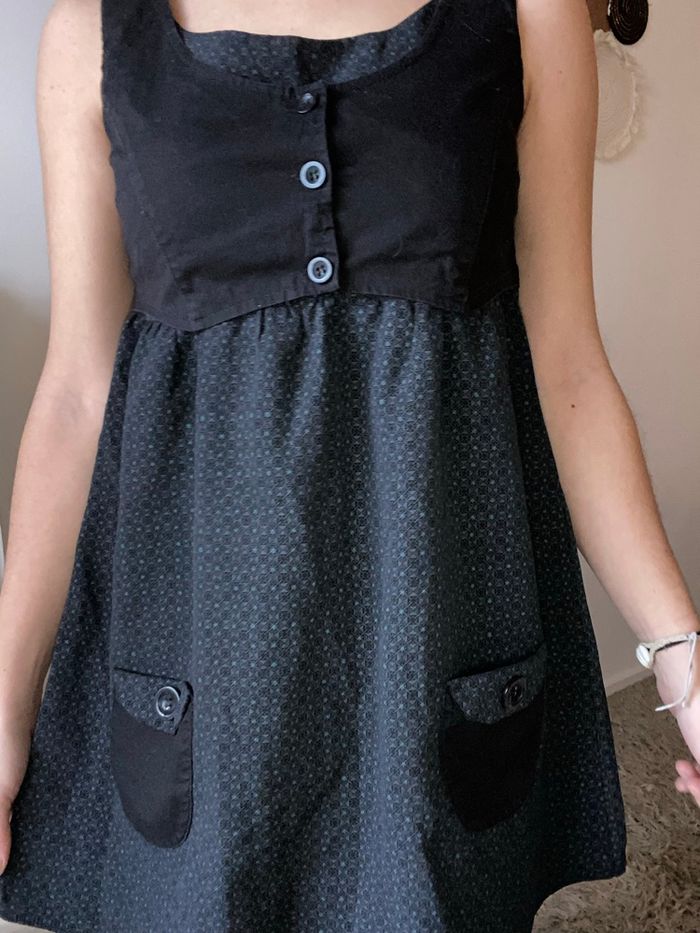 Magnifique robe noir avec poche cache cache taille s - photo numéro 3