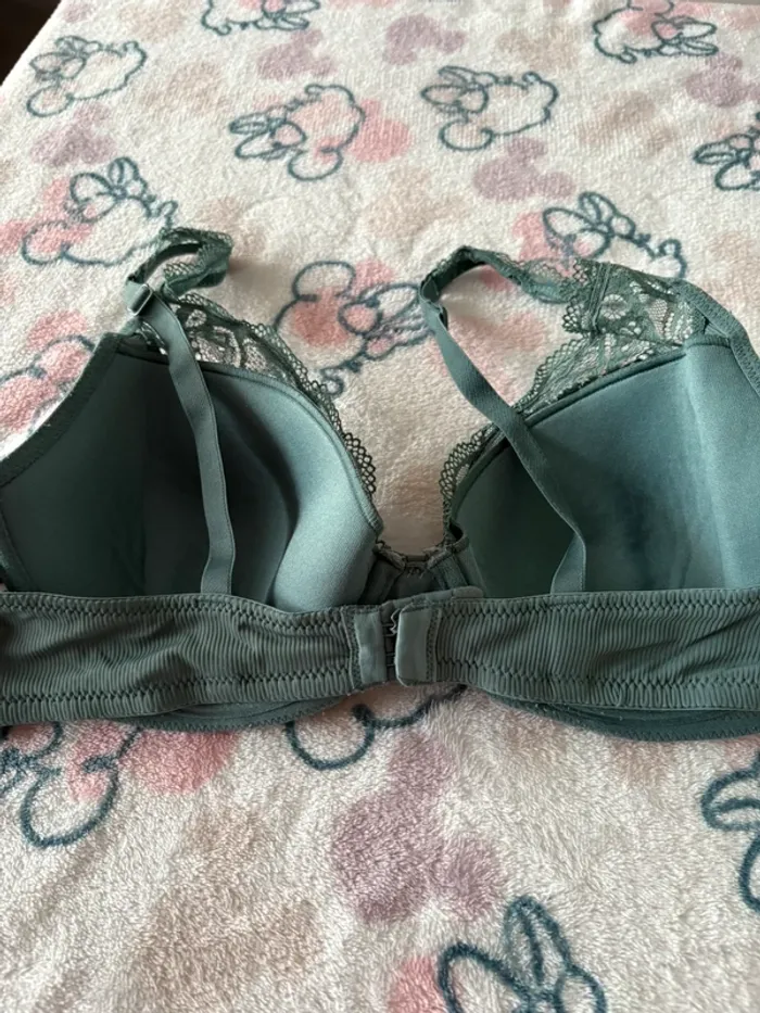 Soutien gorge vert - photo numéro 6