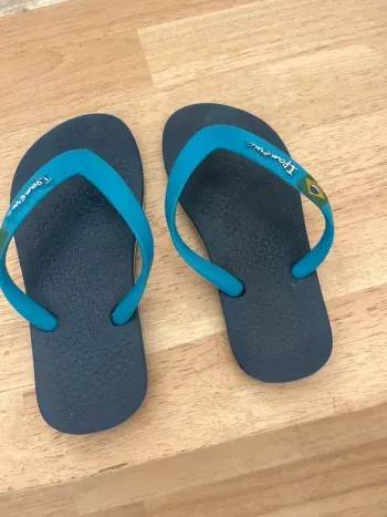 Tongs ipanema taille 27 tbe