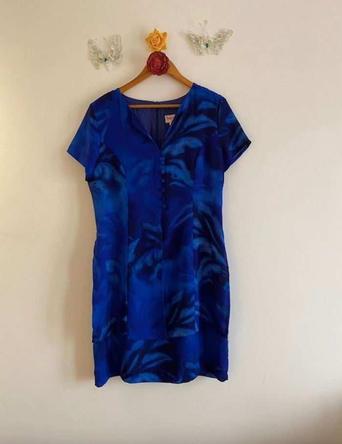 Maxime Paris - Superbe robe en voile bleu à effets