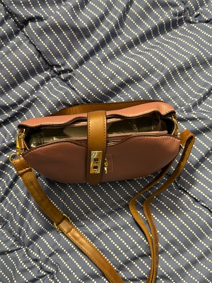 Beau  sac en cuir de vachette - photo numéro 3