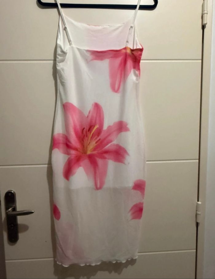 Robe d’été fleurie moulante - photo numéro 3