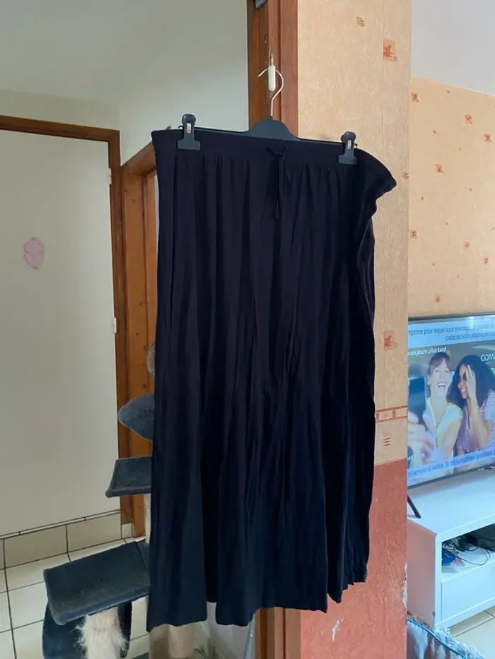 🖤 Élégante jupe longue noire - Kiabi - Taille 2XL 🖤 - photo numéro 2