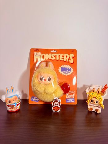 Labubu Wacky Mart Shrimp Earphone