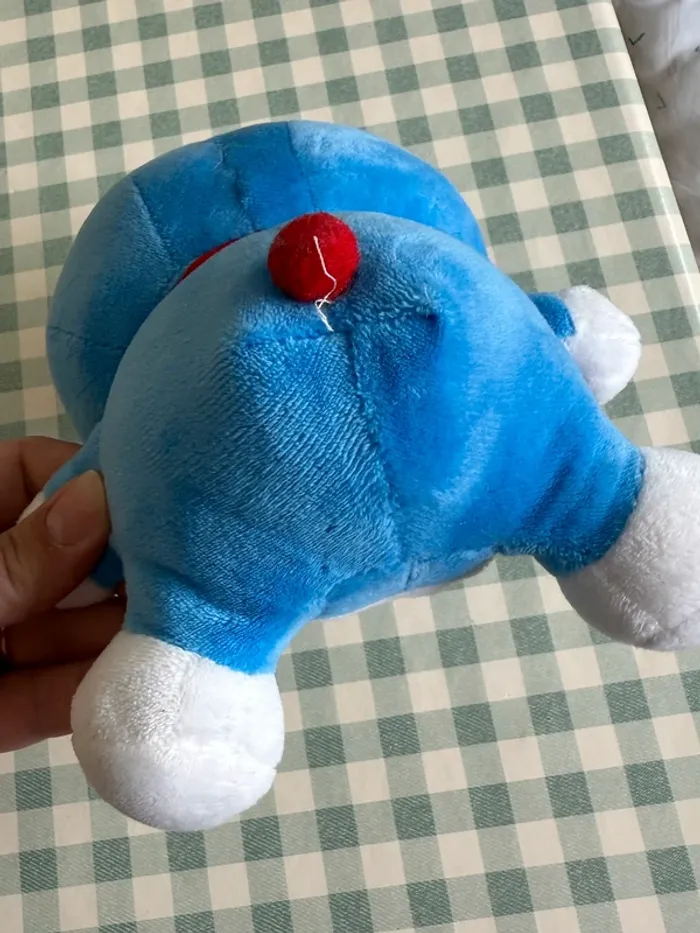 Peluche avec ventouse Doraemon - photo numéro 4