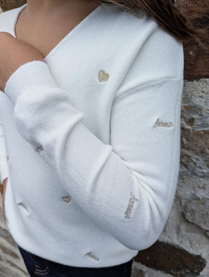 Pull fin col en V Amour blanc/or
Taille 12 ans - photo numéro 3