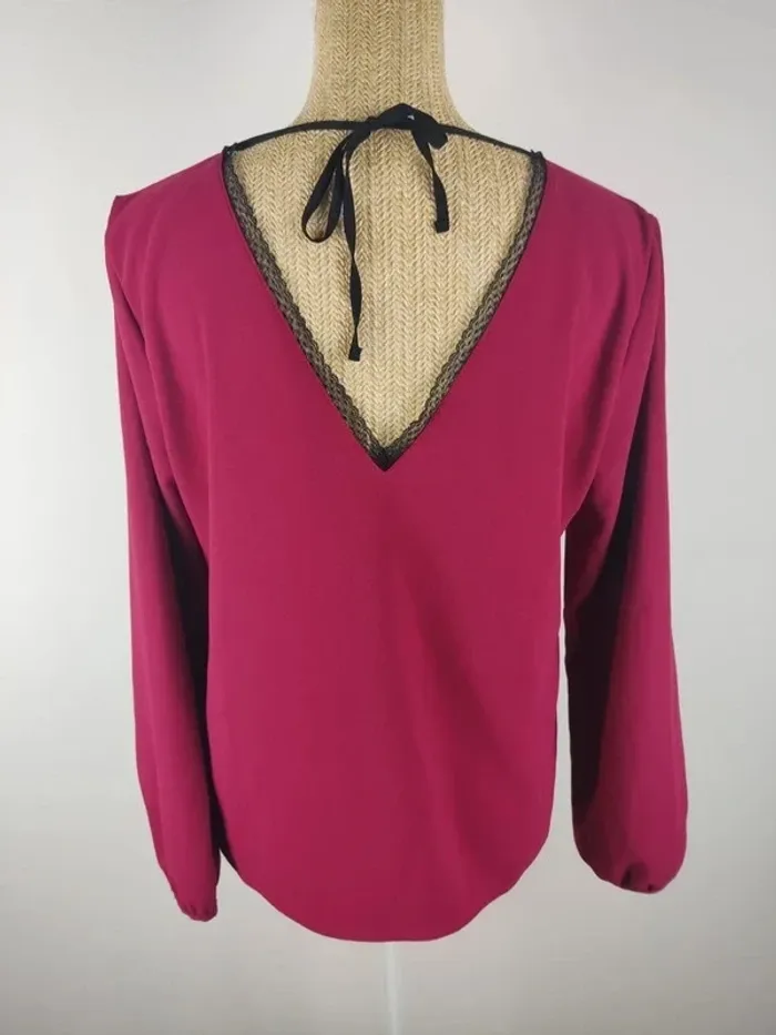 Blouse manches longues rouge framboise col V dentelle noire taille L I.Code - photo numéro 2