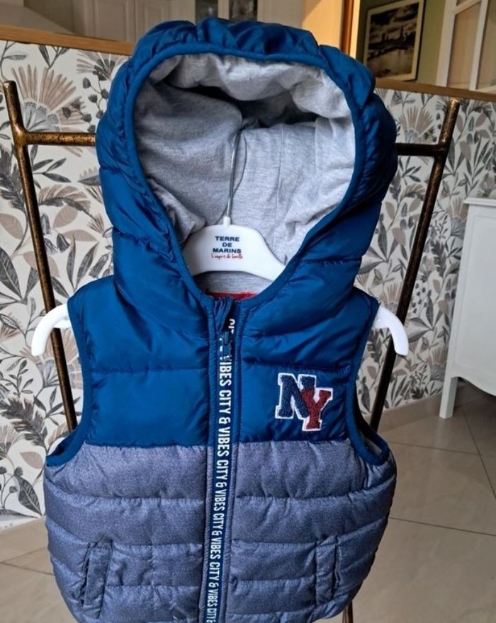 Doudoune neuve 6A 5€ - photo numéro 2