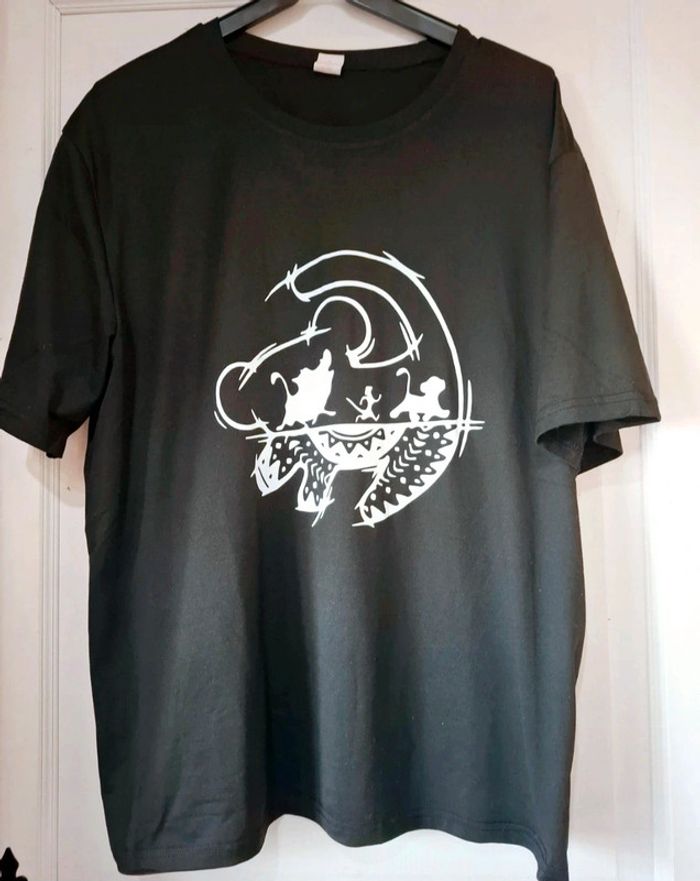 Tee-shirt le roi lion Dinsey