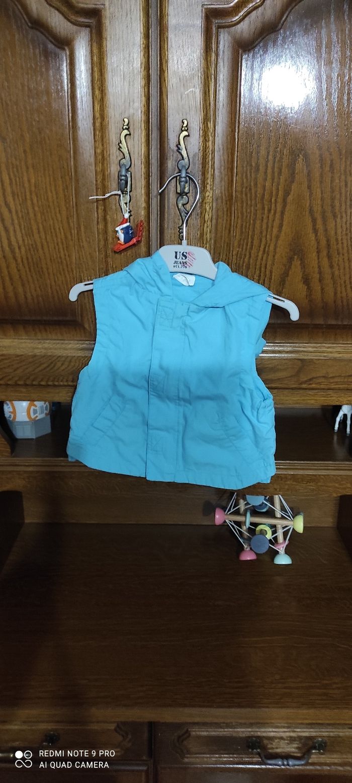 Veste à capuche sans manche 3 mois