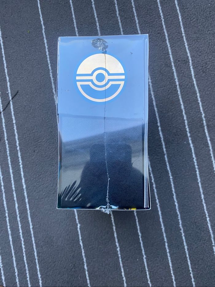 Lot de 2 Etb Pokemon mega evolution donc 1 avec trou et l’autre non - photo numéro 3