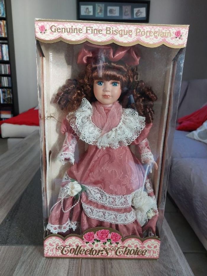 Poupée originale porcelaine Collector's choice