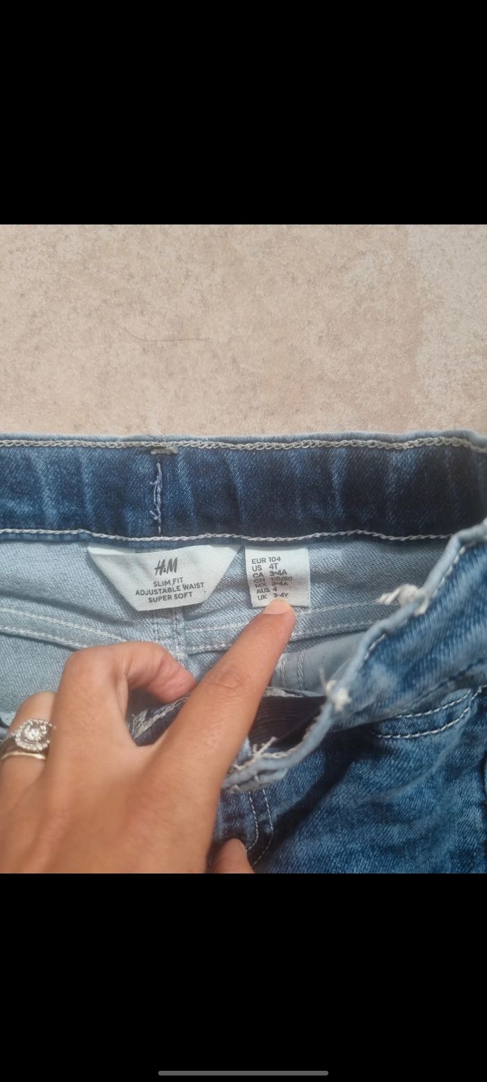 Jean's h&m enfant taille 4 ans - photo numéro 3