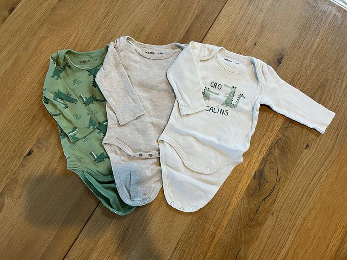 Lot bodies manches longues, jumeaux ou non - photo numéro 2