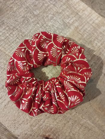 Chouchou rouge doré style asiatique 
