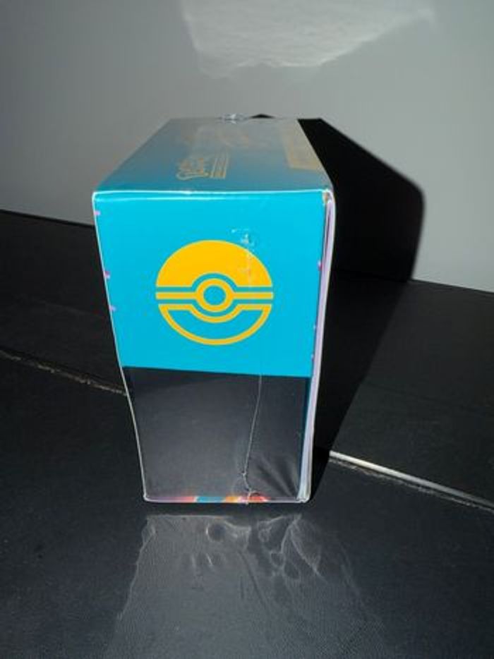 ETB Pokémon Héros Transcendants FR - Coffret Dresseur d'Élite Scellé FR - photo numéro 4