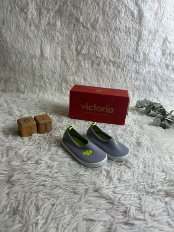Paire de chaussure aquatique Natural World taille 21