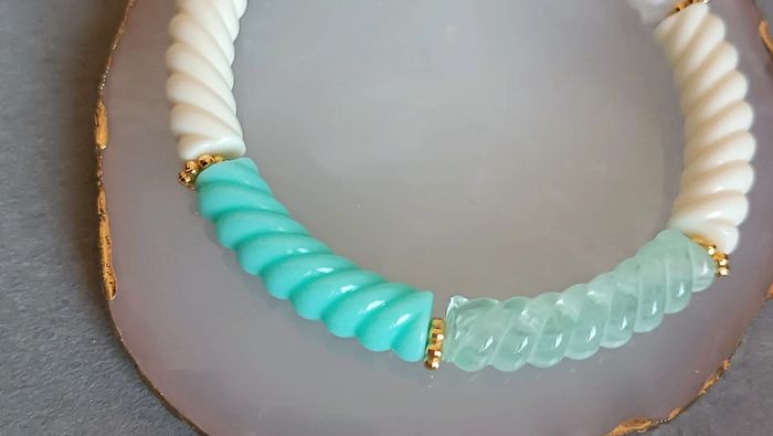 Joli bracelet en tube acrylique - photo numéro 3