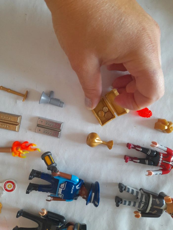 Lot playmobil policiers voleurs - photo numéro 4