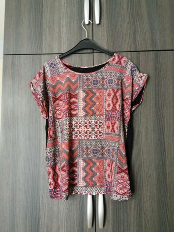 T-shirt motifs géométriques