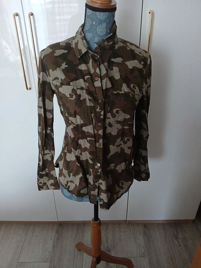 Chemise motif militaire