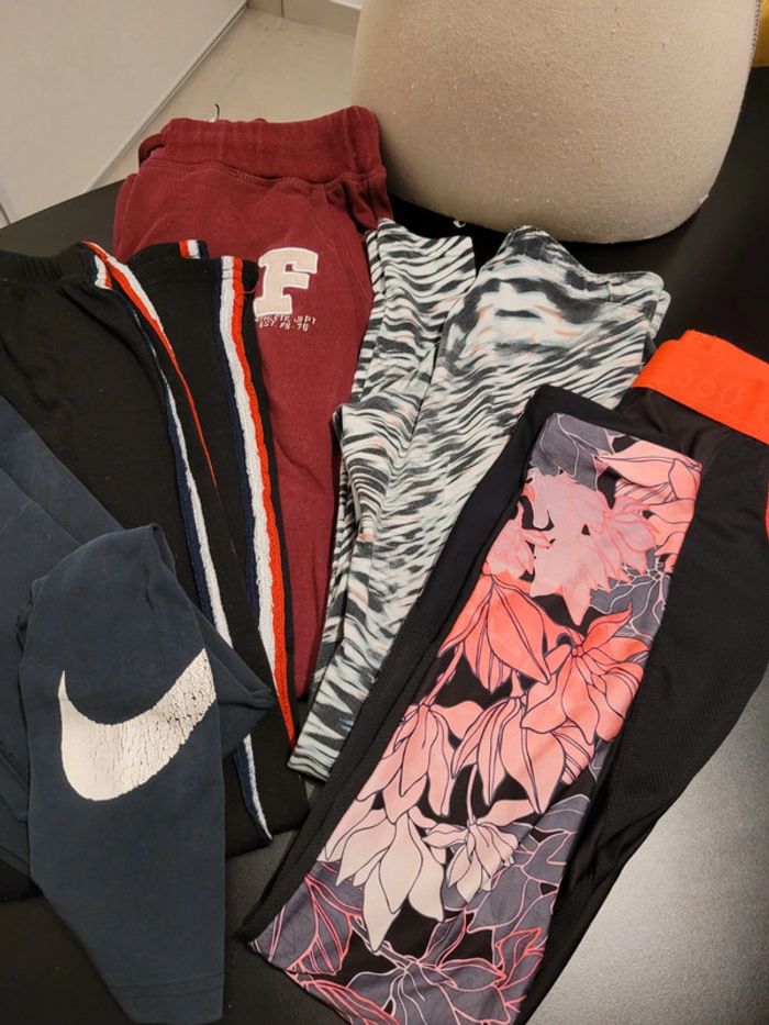 Lot leggings sport et un pantalon de jogging - photo numéro 4