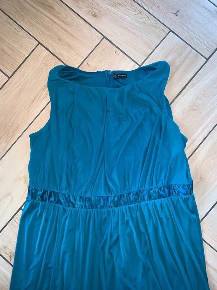 Robe de soirée - photo numéro 2