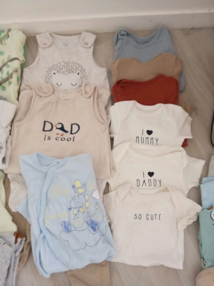 Lot vêtements 6 mois - photo numéro 5