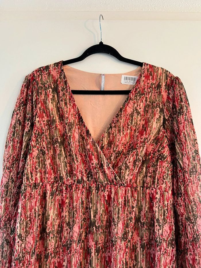 Robe longue blanche porte - photo numéro 2