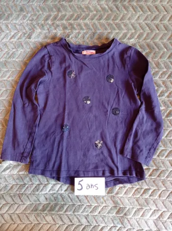 T-shirt bleu marine à sequins 5 ans
