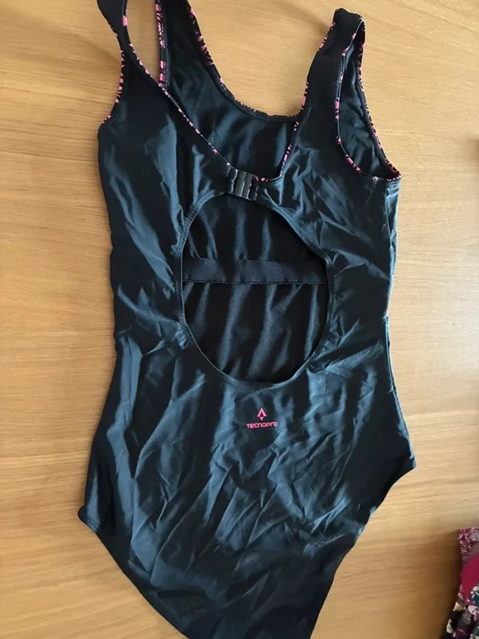 Maillot de bain une pièce noir et rose - photo numéro 5