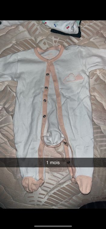 Lot bébé fille 1 mois