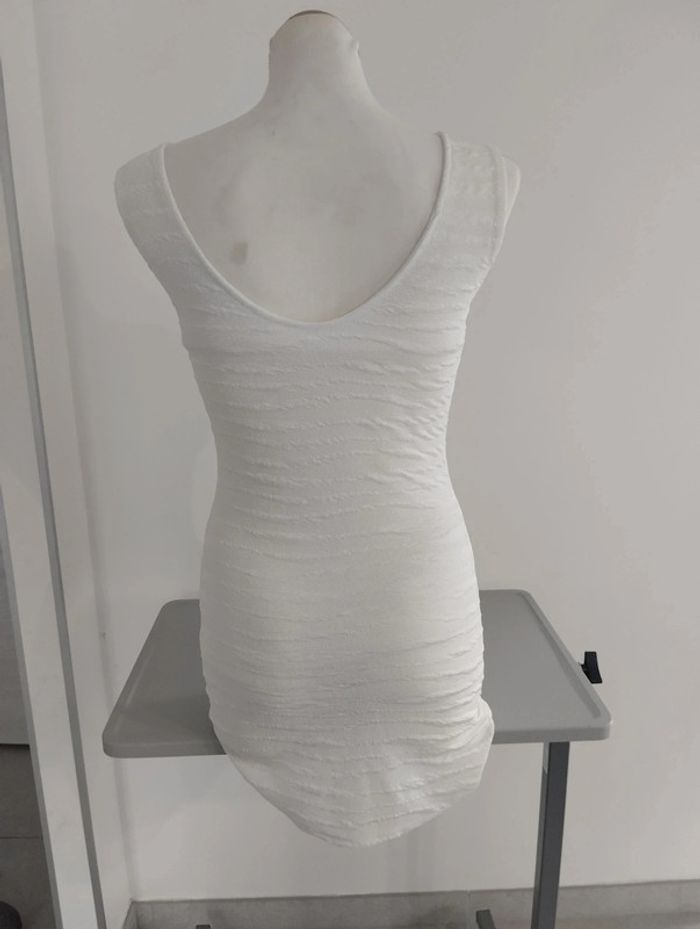 Robe moulante - photo numéro 4