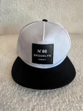 Casquette N°86 Brooklyn Twenty  – Snapback noir & blanc – Taille unique réglable