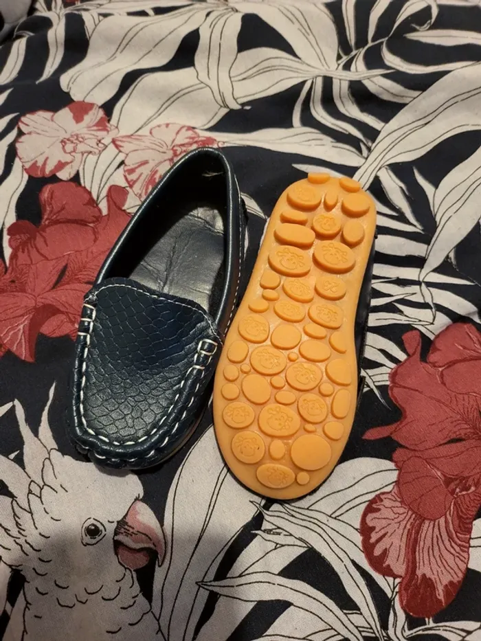 Chaussure taille 22 neuves - photo numéro 2