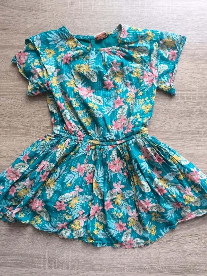 Robe fleurie tape à l'oeil 4 ans