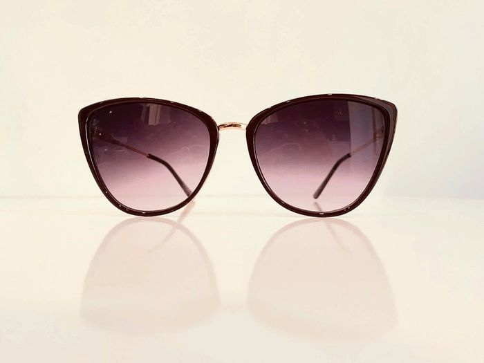 Lunette de soleil femme cats bordeaux et dorée verres dégradés UV protection catégorie 3 - photo numéro 2