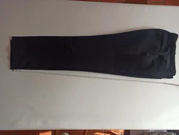 Pantalon coupe cigarette  T 38 en bon état