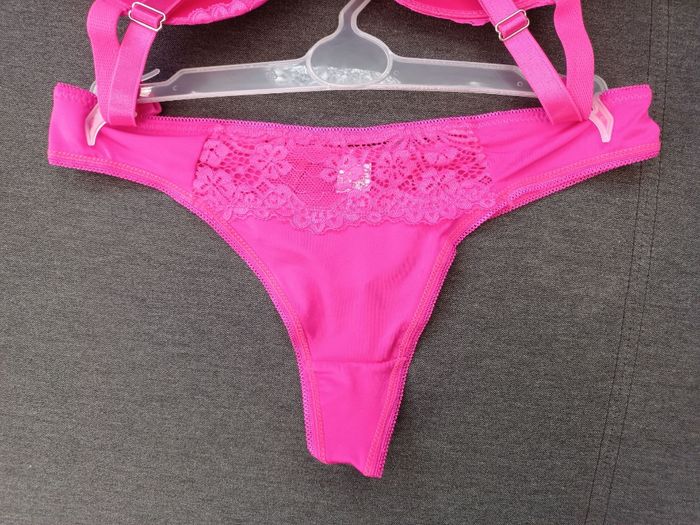 Ensemble lingerie - photo numéro 3